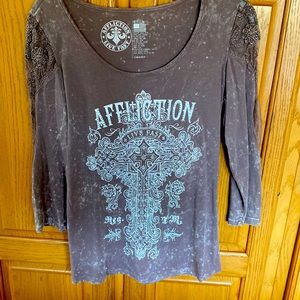Affliction ladies lavender, 3 quarter sleeve top w lace shoulder and partial arm
